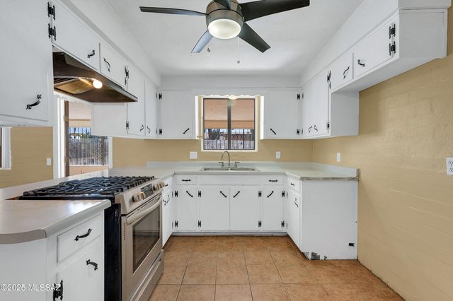 101 W Corona Road, Tucson, AZ 85756