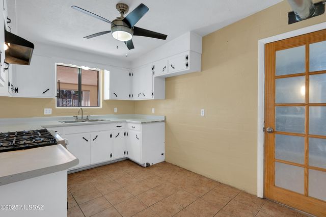 101 W Corona Road, Tucson, AZ 85756