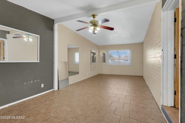 101 W Corona Road, Tucson, AZ 85756