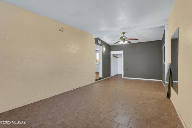 101 W Corona Road, Tucson, AZ 85756