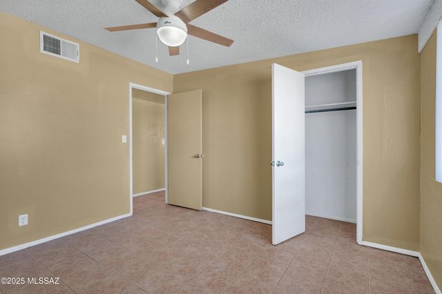 101 W Corona Road, Tucson, AZ 85756