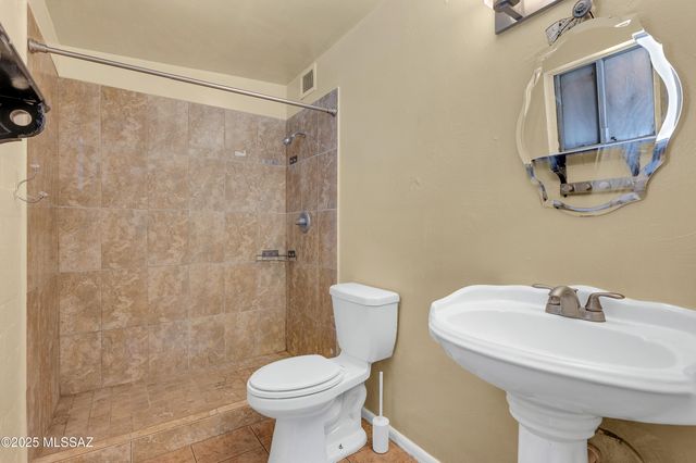 101 W Corona Road, Tucson, AZ 85756