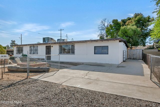 101 W Corona Road, Tucson, AZ 85756