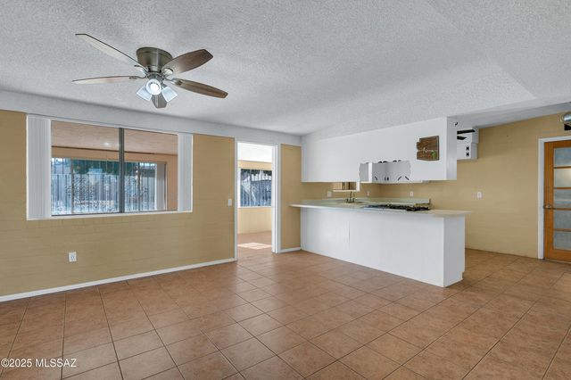 101 W Corona Road, Tucson, AZ 85756