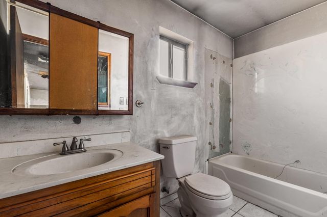 5319 Powers Way Road SW, Albuquerque, NM 87121