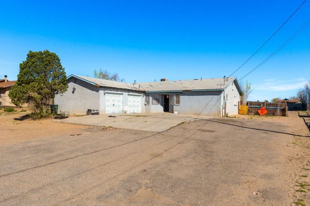 5319 Powers Way Road SW, Albuquerque, NM 87121