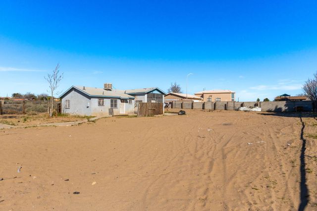 5319 Powers Way Road SW, Albuquerque, NM 87121