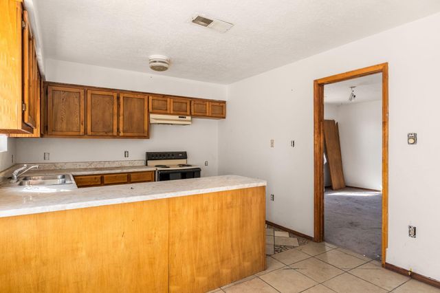 5319 Powers Way Road SW, Albuquerque, NM 87121