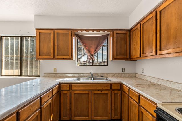 5319 Powers Way Road SW, Albuquerque, NM 87121