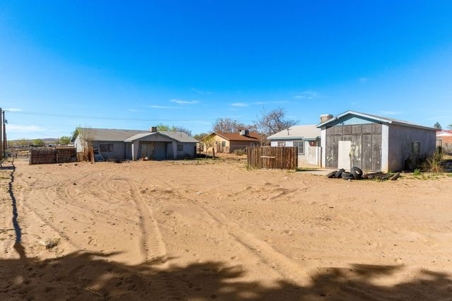 5319 Powers Way Road SW, Albuquerque, NM 87121