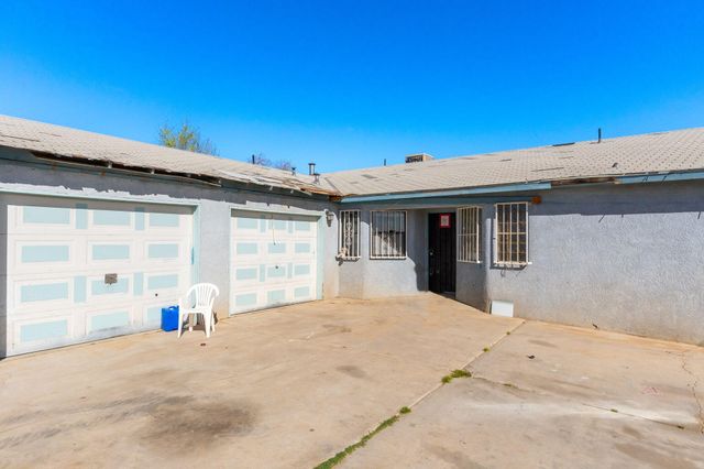 5319 Powers Way Road SW, Albuquerque, NM 87121