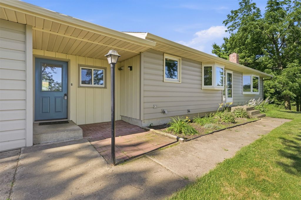 Image 4 of property listing at S13480 State Road 37, Mondovi, WI 54755