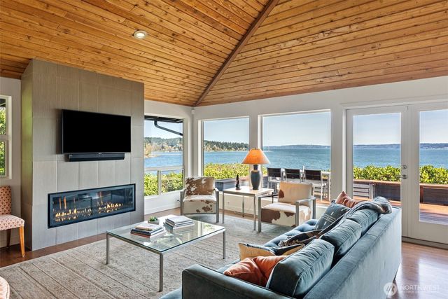 8032 SW 222nd Place, Vashon, WA 98070