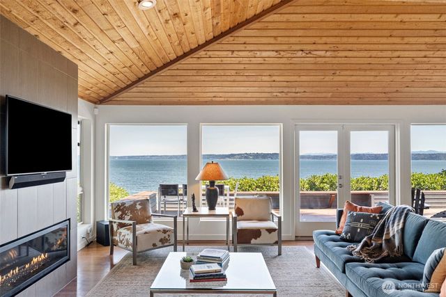 8032 SW 222nd Place, Vashon, WA 98070
