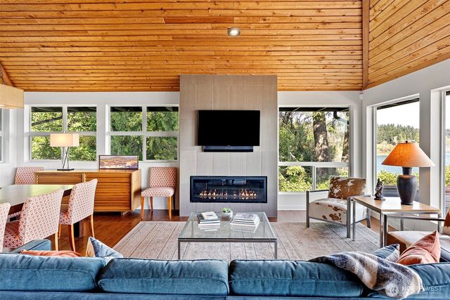 8032 SW 222nd Place, Vashon, WA 98070