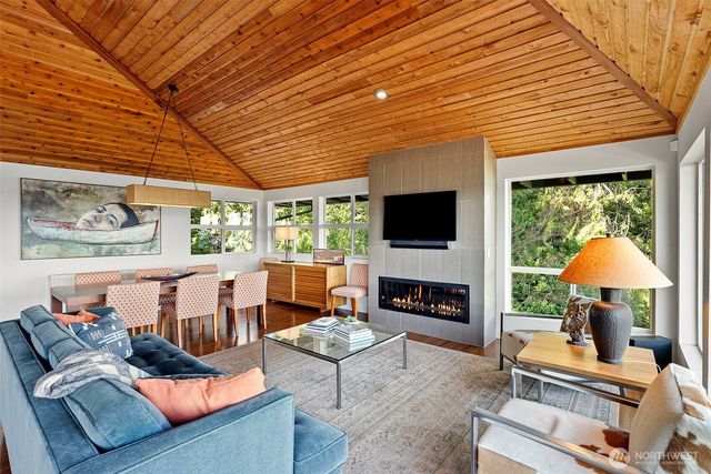 8032 SW 222nd Place, Vashon, WA 98070