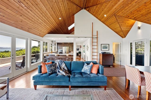 8032 SW 222nd Place, Vashon, WA 98070