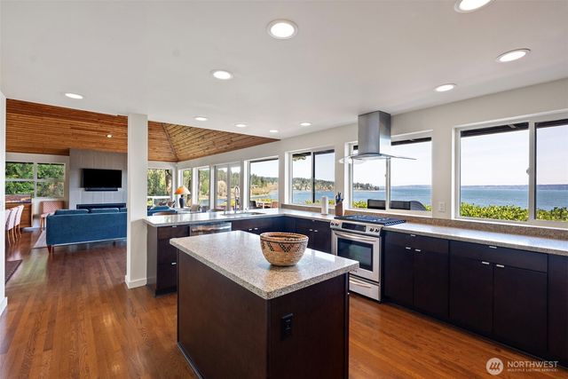 8032 SW 222nd Place, Vashon, WA 98070