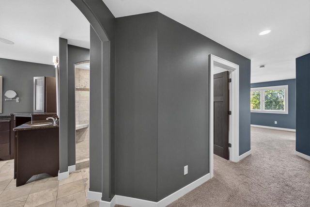 818 Pine Hill Drive, Verona, WI 53593