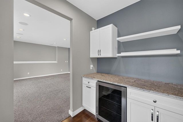 818 Pine Hill Drive, Verona, WI 53593