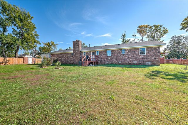 515 W Pine Street, Rogers, AR 72756