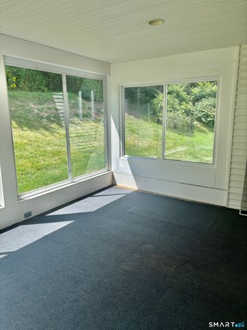 91 Valley View Road, Manchester, CT 06040