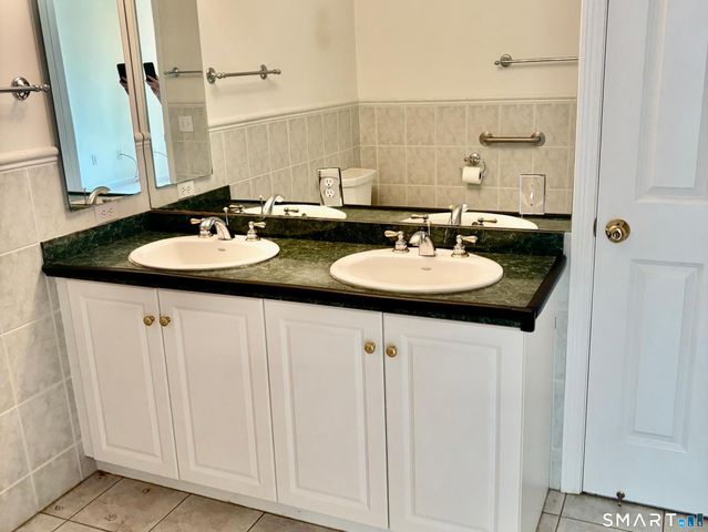 91 Valley View Road, Manchester, CT 06040