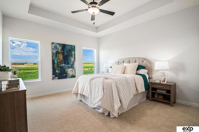 9913 Prospect Street, Papillion, NE 68046