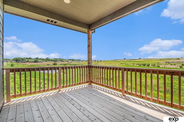 9913 Prospect Street, Papillion, NE 68046