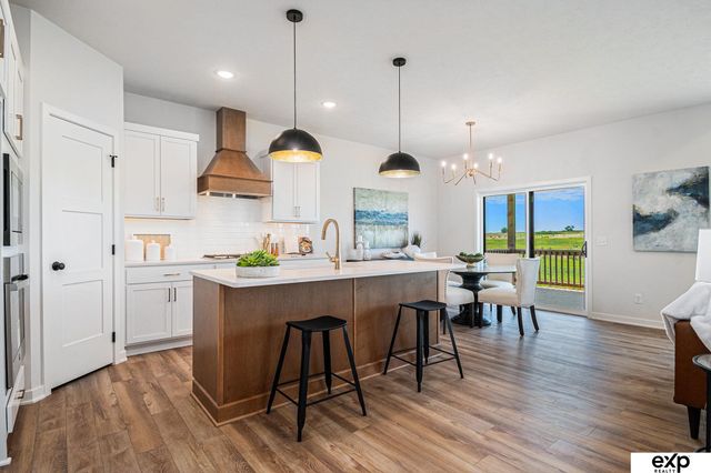 9913 Prospect Street, Papillion, NE 68046