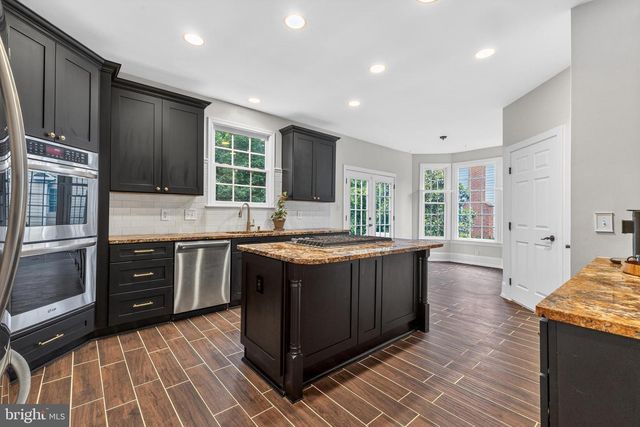 8020 AMSTERDAM CT, Gainesville, VA 20155