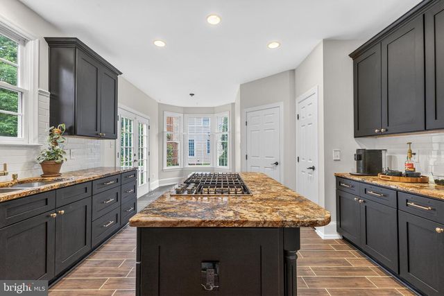 8020 AMSTERDAM CT, Gainesville, VA 20155