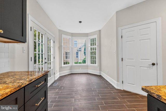 8020 AMSTERDAM CT, Gainesville, VA 20155
