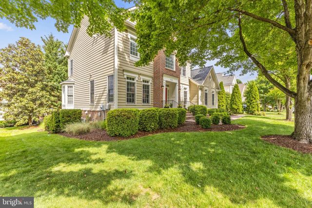 8020 AMSTERDAM CT, Gainesville, VA 20155