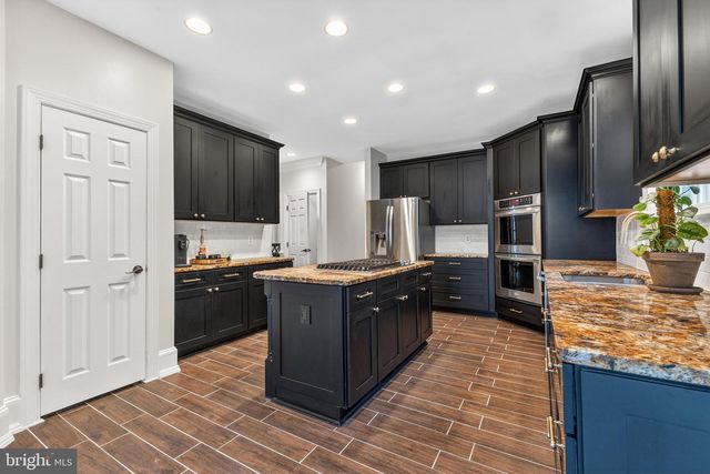 8020 AMSTERDAM CT, Gainesville, VA 20155