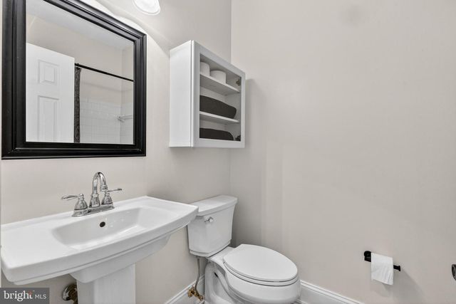 8020 AMSTERDAM CT, Gainesville, VA 20155