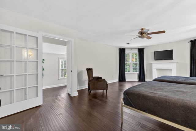 8020 AMSTERDAM CT, Gainesville, VA 20155