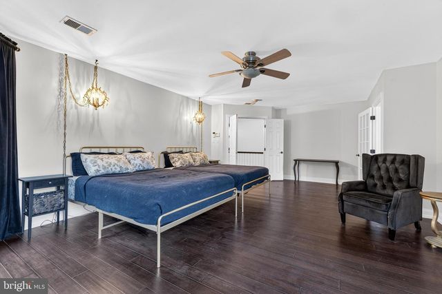 8020 AMSTERDAM CT, Gainesville, VA 20155