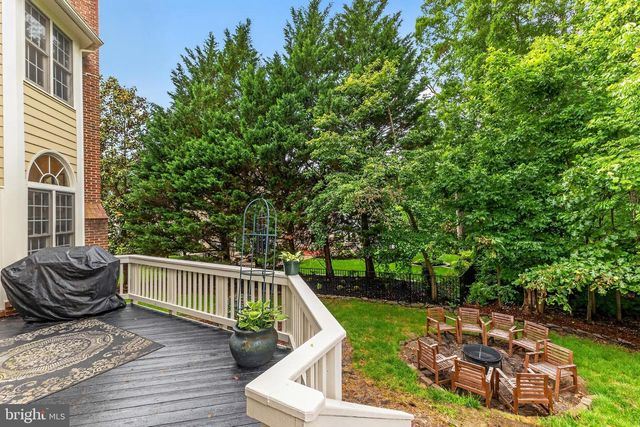 8020 AMSTERDAM CT, Gainesville, VA 20155