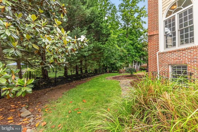 8020 AMSTERDAM CT, Gainesville, VA 20155