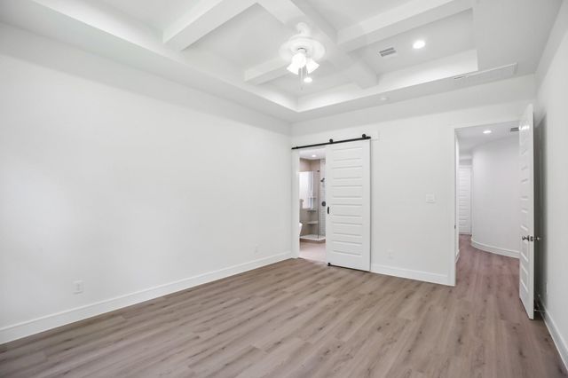205 Wyndemere Drive, Montgomery, TX 77356