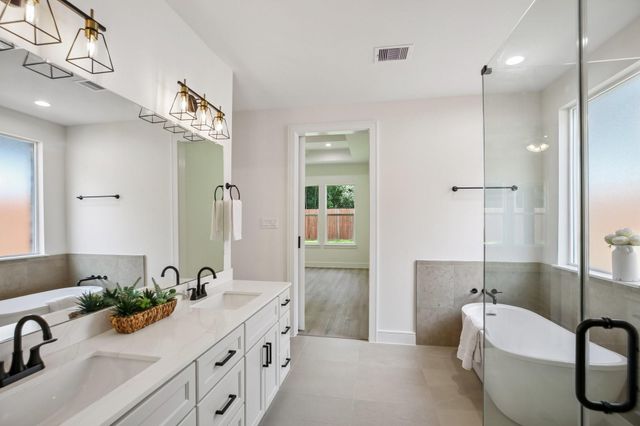 205 Wyndemere Drive, Montgomery, TX 77356