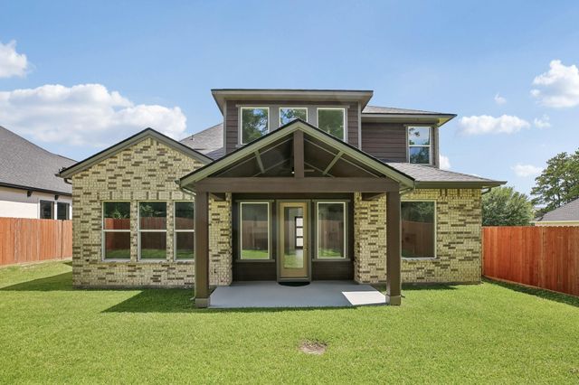 205 Wyndemere Drive, Montgomery, TX 77356