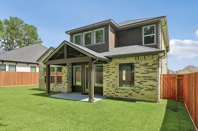205 Wyndemere Drive, Montgomery, TX 77356