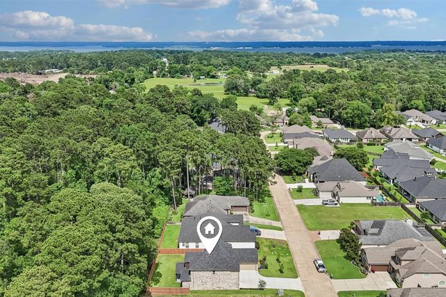 205 Wyndemere Drive, Montgomery, TX 77356