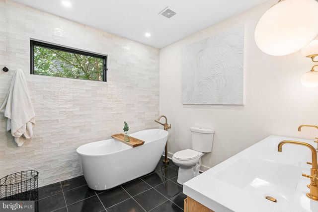 2231 EARP ST, Philadelphia, PA 19146