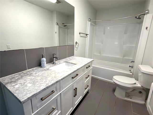 1126 Ryon St A, Houston, TX 77009