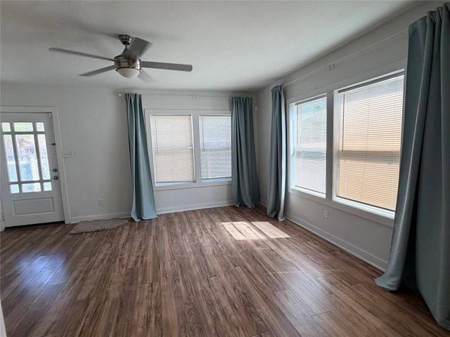 1126 Ryon St A, Houston, TX 77009