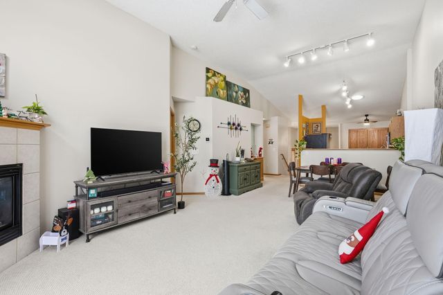 3909 93rd Avenue N, Brooklyn Park, MN 55443