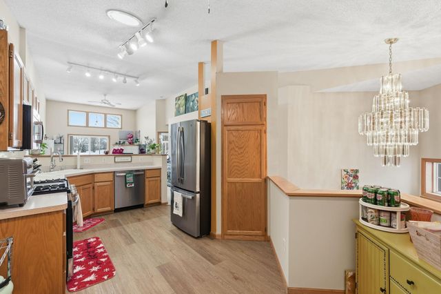 3909 93rd Avenue N, Brooklyn Park, MN 55443